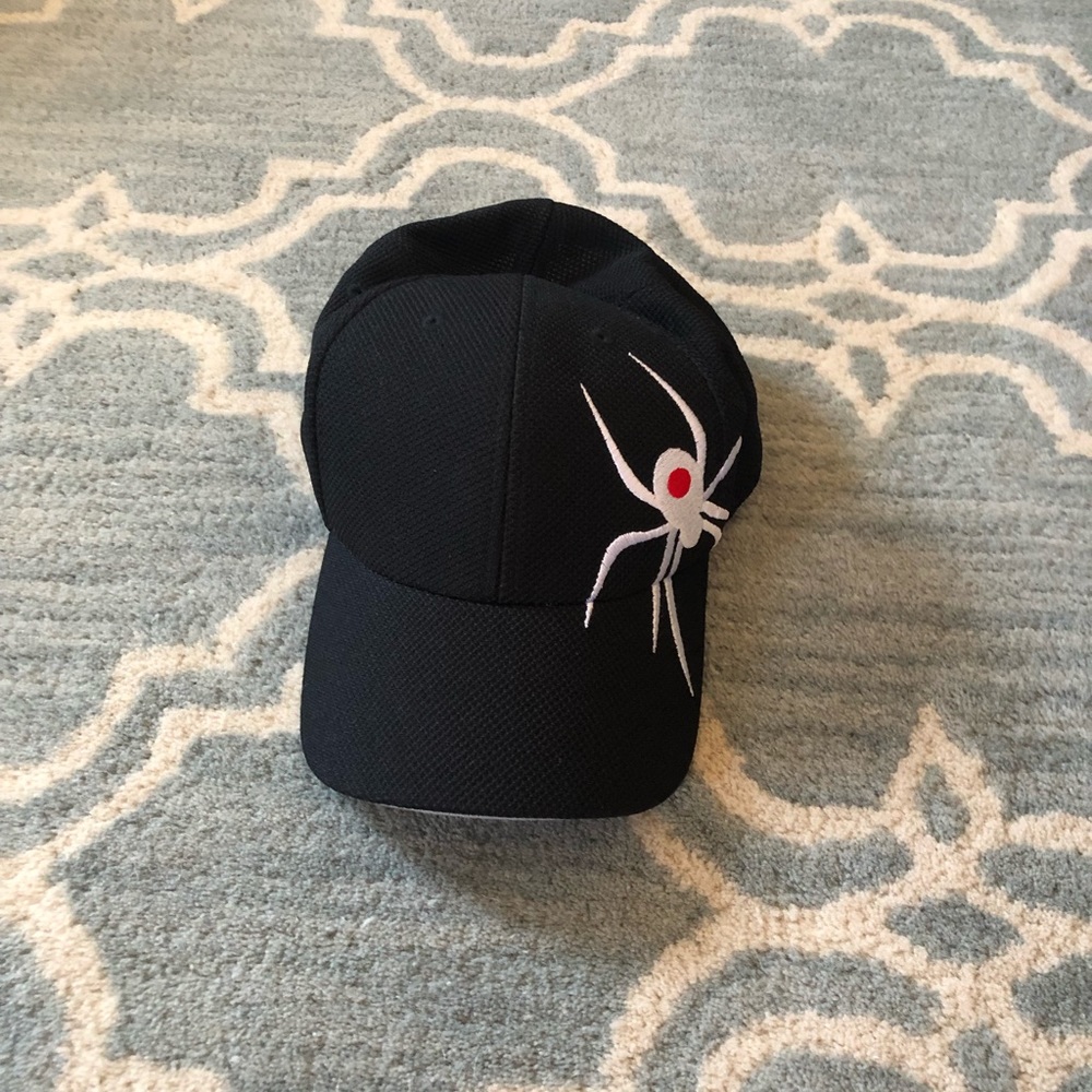 Men’s black widow hat